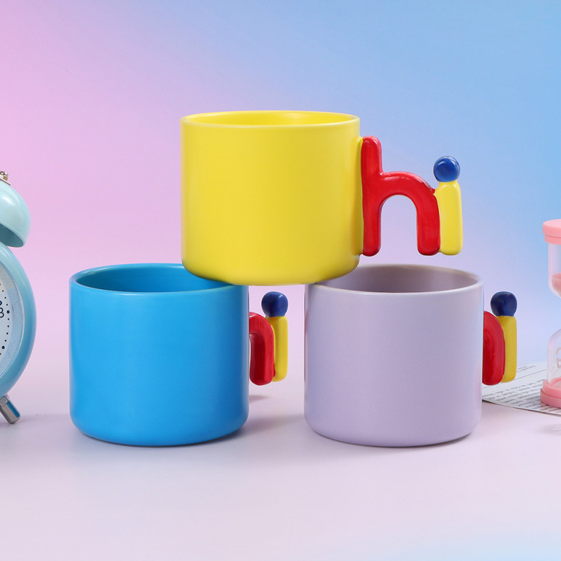 Letter color contrast creative ceramic cup (mixed)