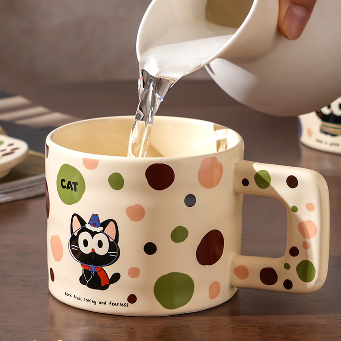 320mL/10.82fl.oz. Polka Dot Kitten Ceramic Cup
