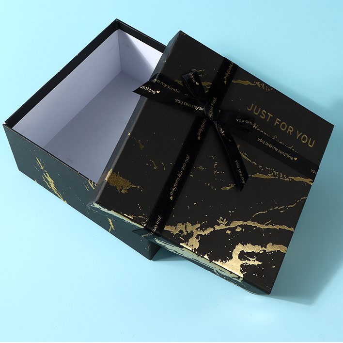 Golden Marble Pattern Black Square Gift Box (L)