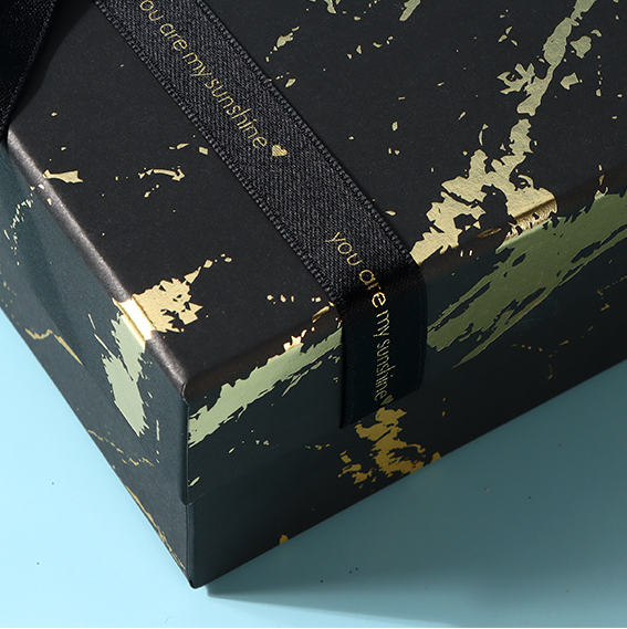 Golden Marble Pattern Black Square Gift Box (L)