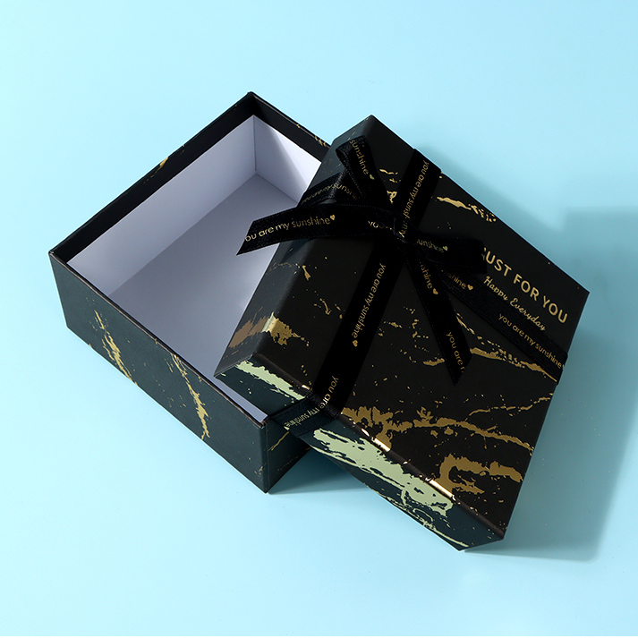 Golden Marble Pattern Black Square Gift Box (S)