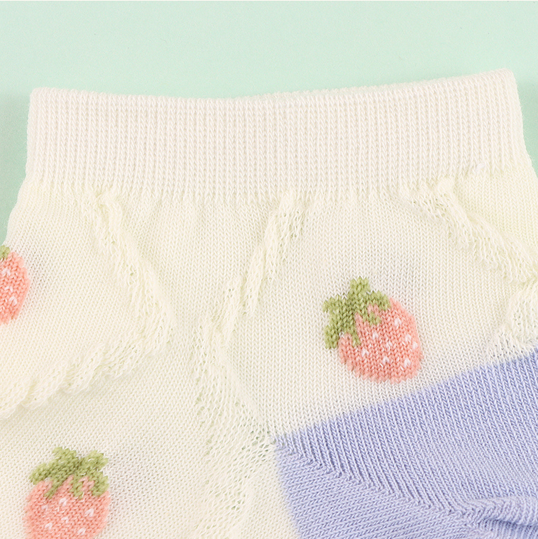 2 pairs of Comfortable Women's Socks with Strawberry Flower