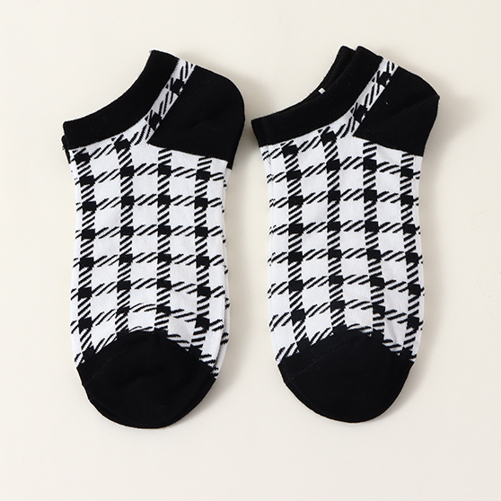 Two pairs of Fresh plaid comfort Socks for women (mixed colo
