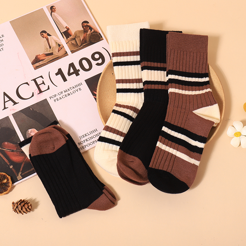 Women's soft Brown Contrast striped mid-tube socks (2 pairs)