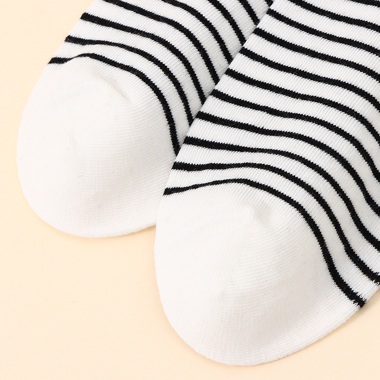 4 Pairs of simple preppy women's Socks (Mixed)