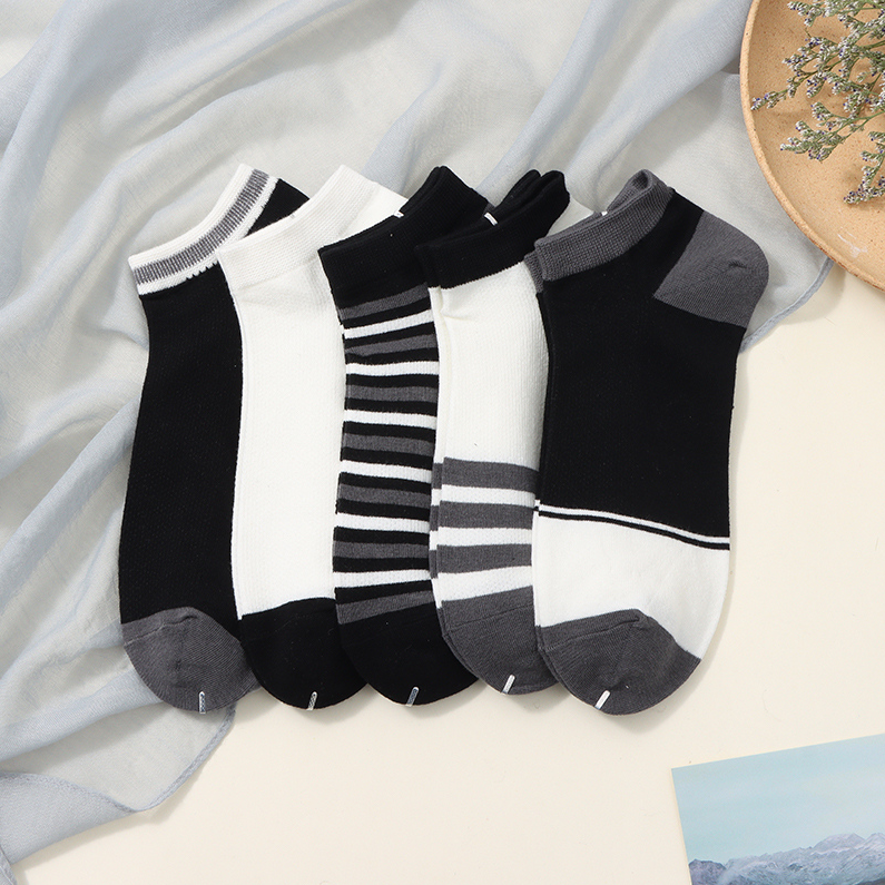 Black and White Striped series men's socks (two pairs)
