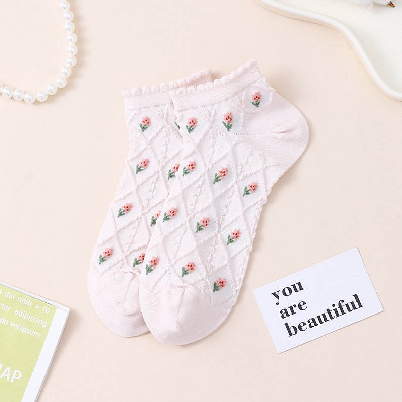 Women's short socks with romantic flowers