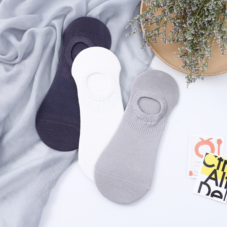 Solid Color Invisible Socks for Men (2 pairs)