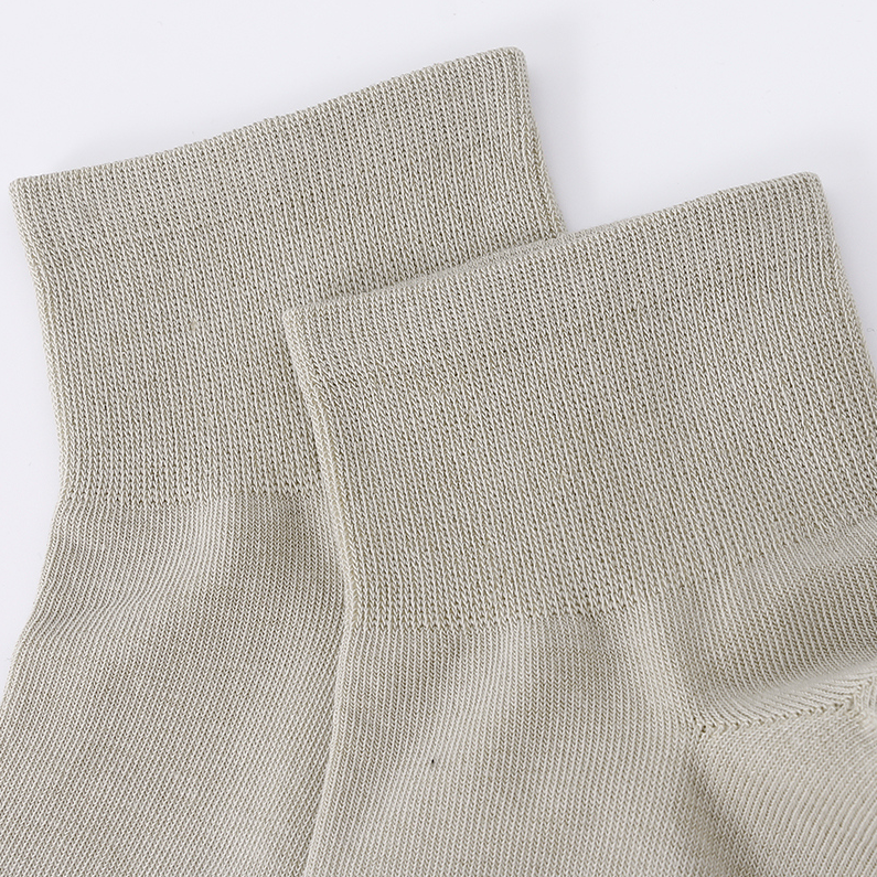 Solid color flat short socks for men (two pairs)