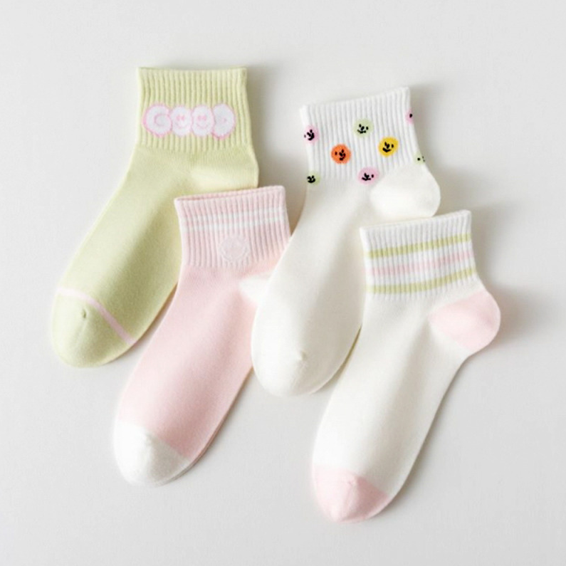 2 pairs of American Preppy Comfort Couple Socks (Mixed color