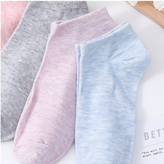 5 Pairs of women's socks (mixed colors)