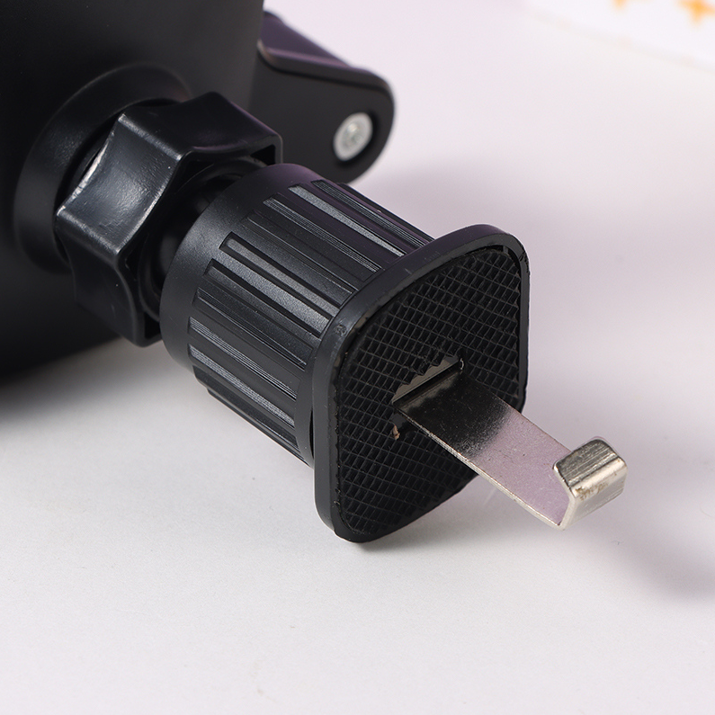 Simple gravity car mount