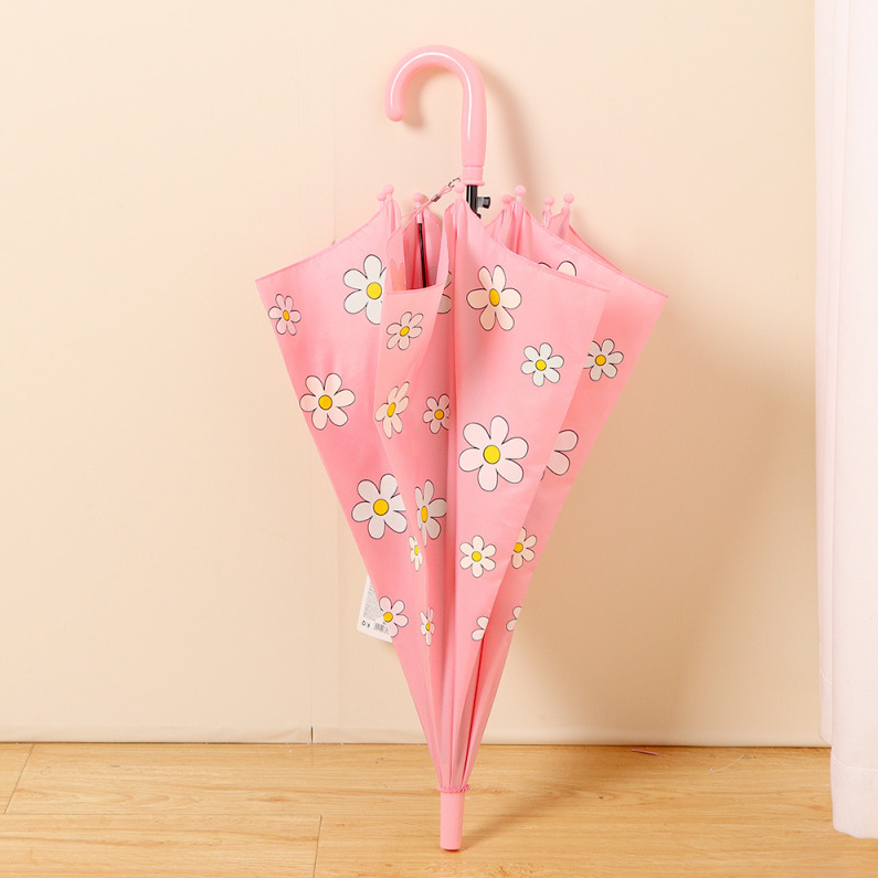 Fresh and lovely flower changes color with water Children's