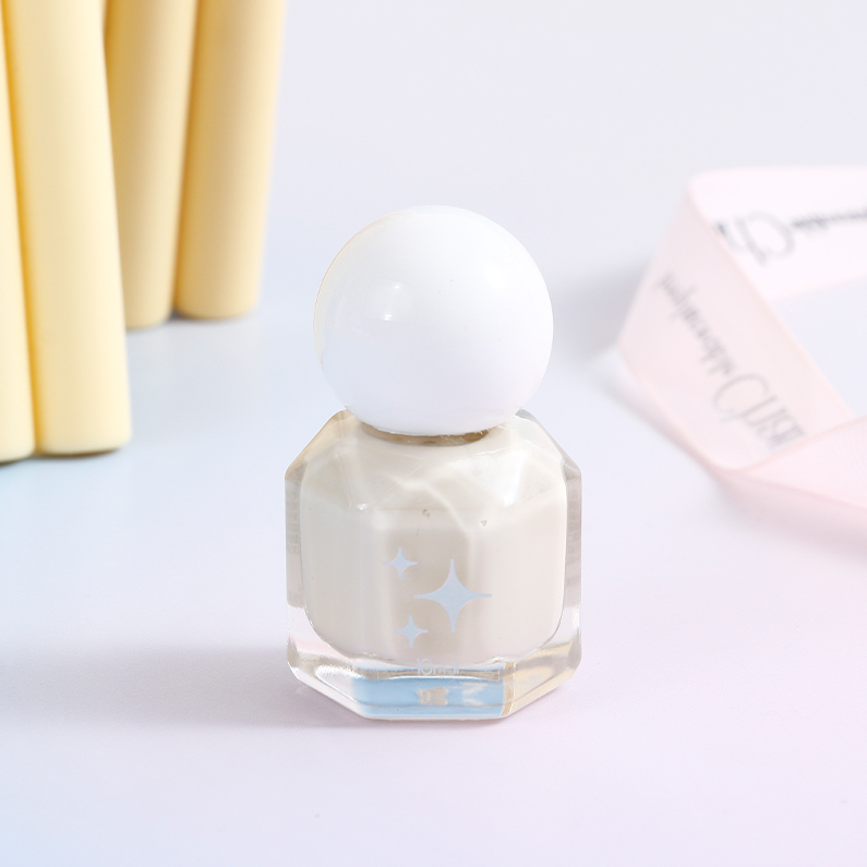 Star Diamond Girl Tear nail polish 01 cream white
