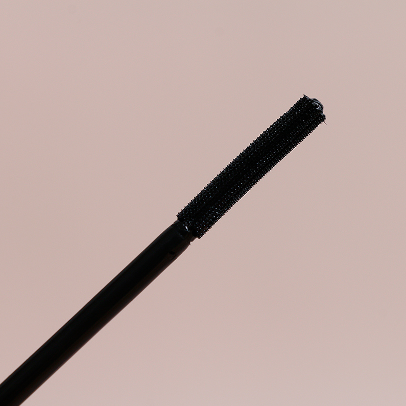 Sun Flower Curl and long-lasting mascara black