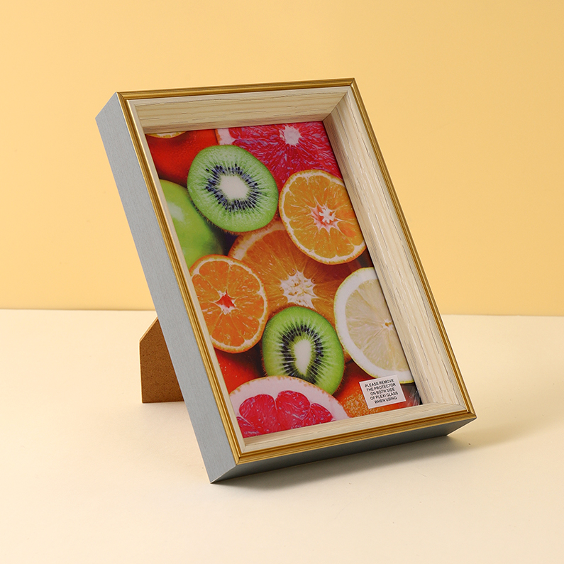 7 "Simple Golden Rimmed Photo Frame (Oak)