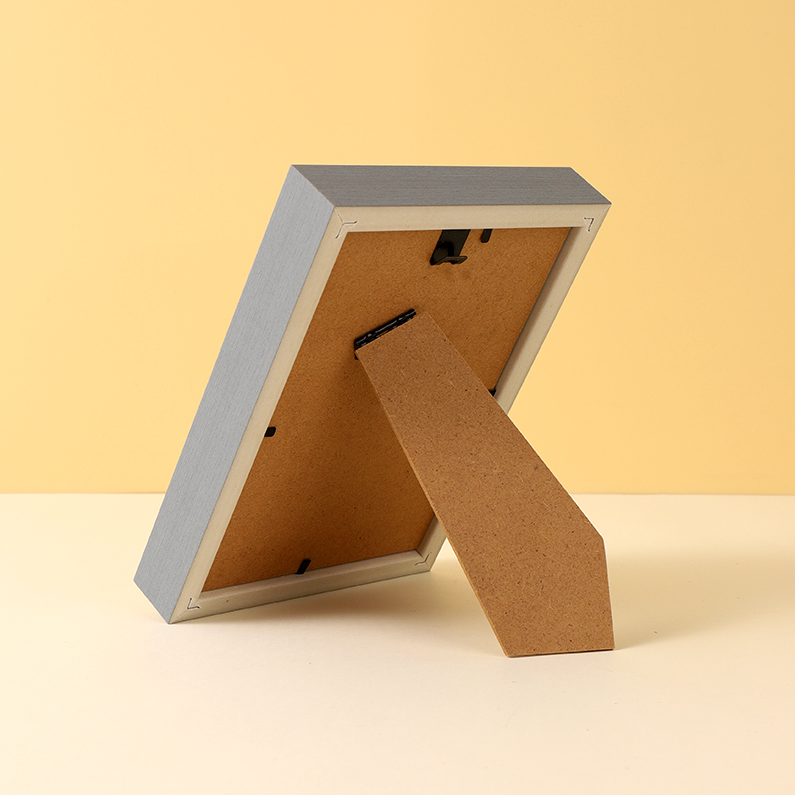 7 "Simple Golden Rimmed Photo Frame (Oak)