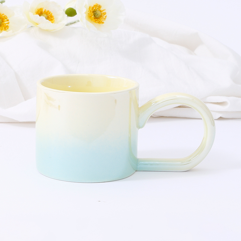 Color Contrast Wide Handle Ceramic Cup (350mL/11.83fl.oz.)