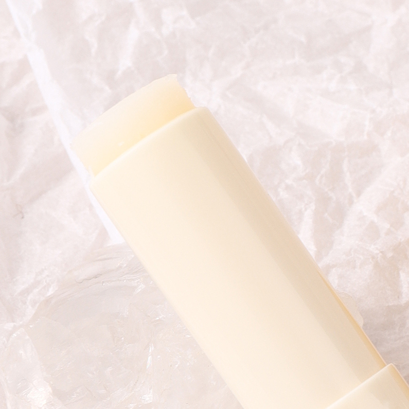 Honey hydrating and moisturizing lipstick