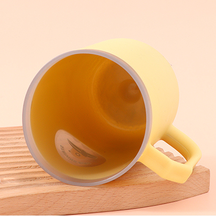 Elegant two-color mouthwash cup (mixed)