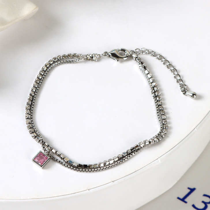 Simple square zirconium bracelet