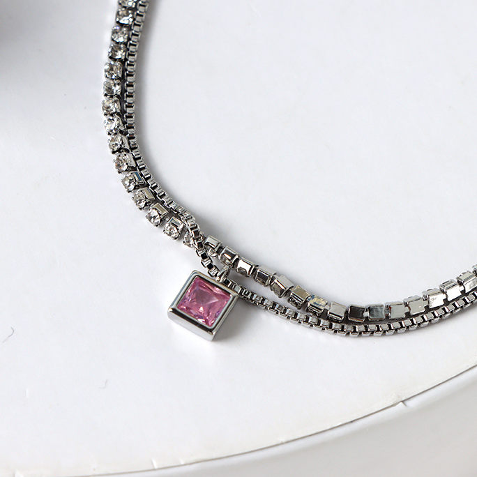 Simple square zirconium bracelet