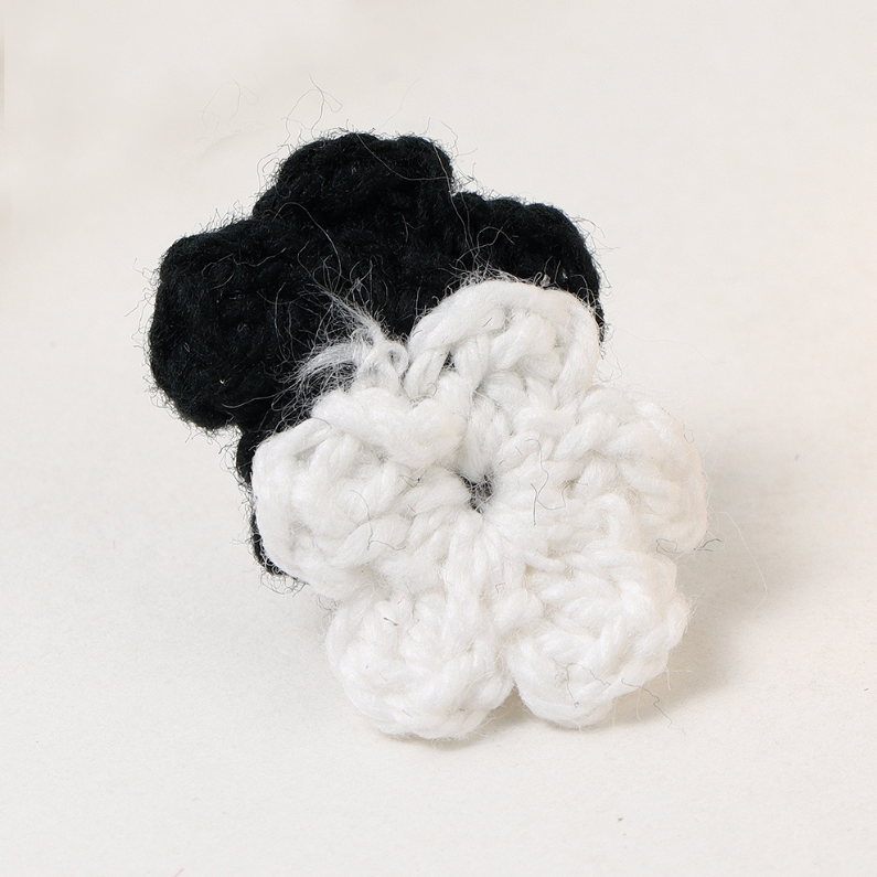 Silver needle earrings in small fragrant fabric