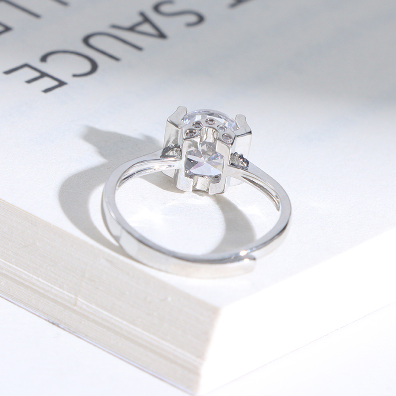 Square simulation opening simulation diamond ring