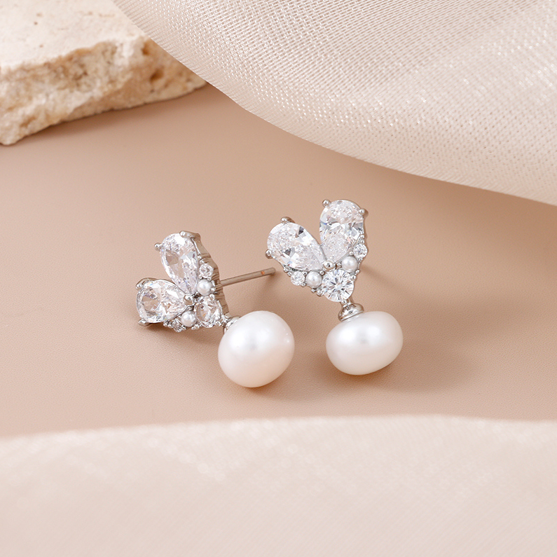 Zircon earrings for love