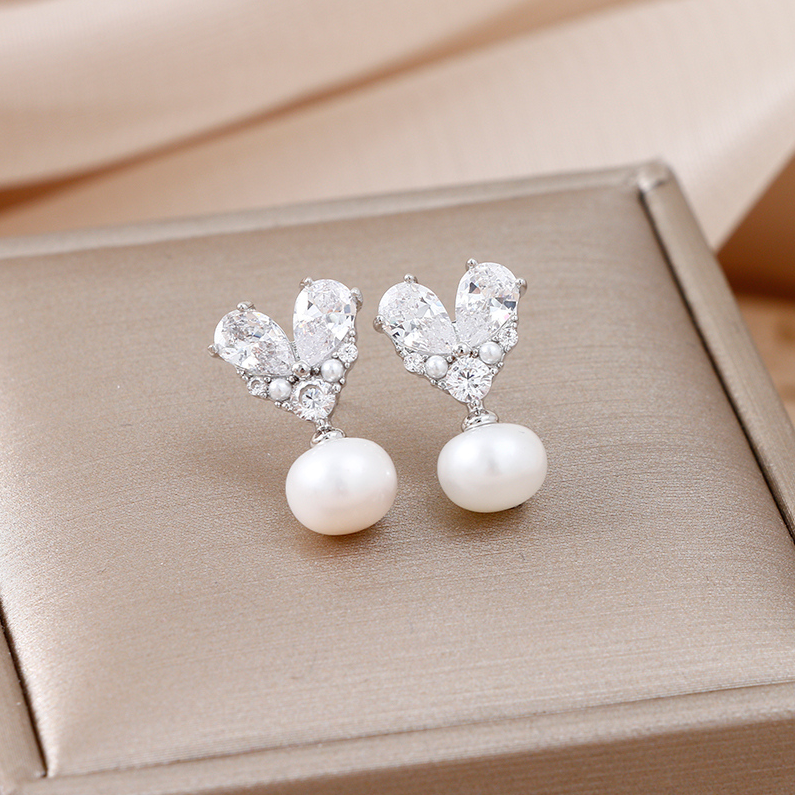 Zircon earrings for love