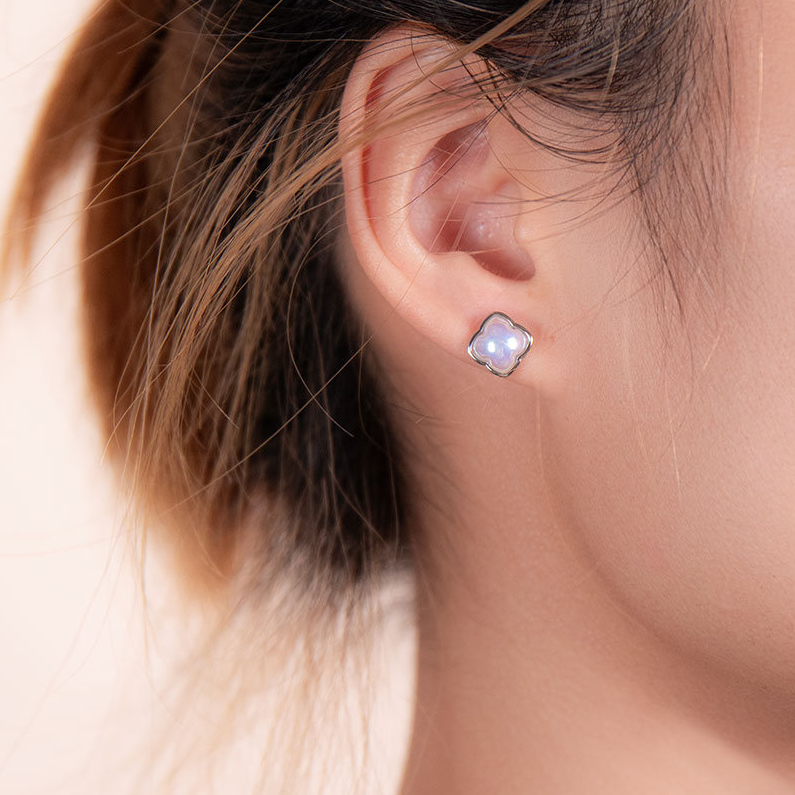 Delicate four-leaf clover earrings set