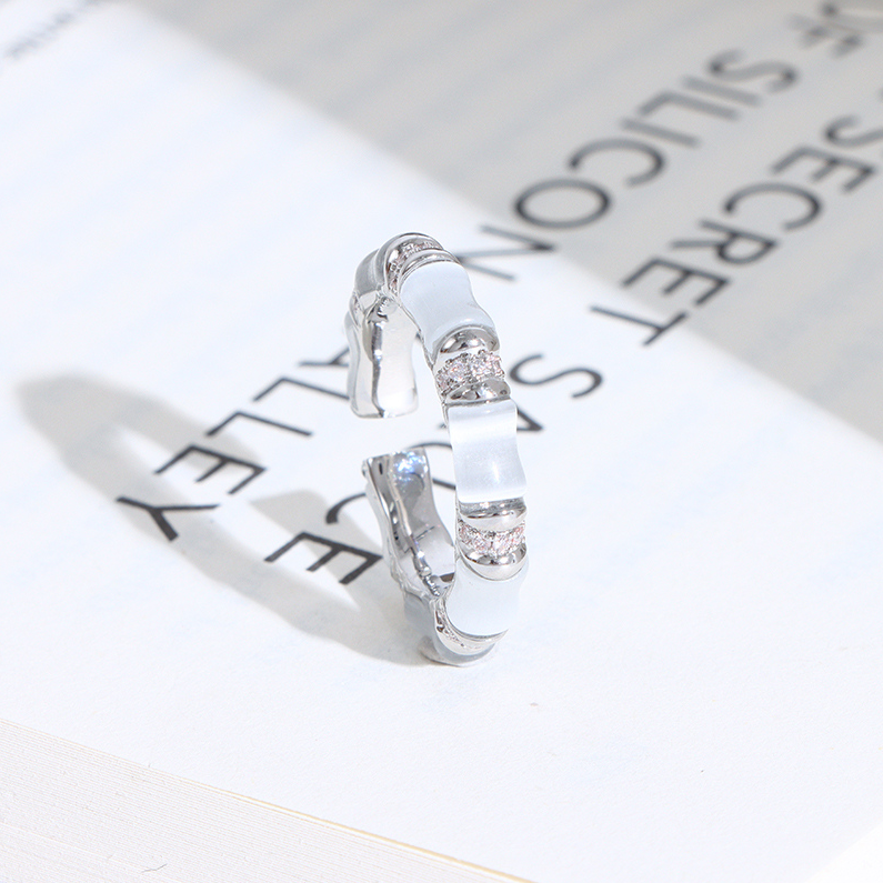 New Chinese ring