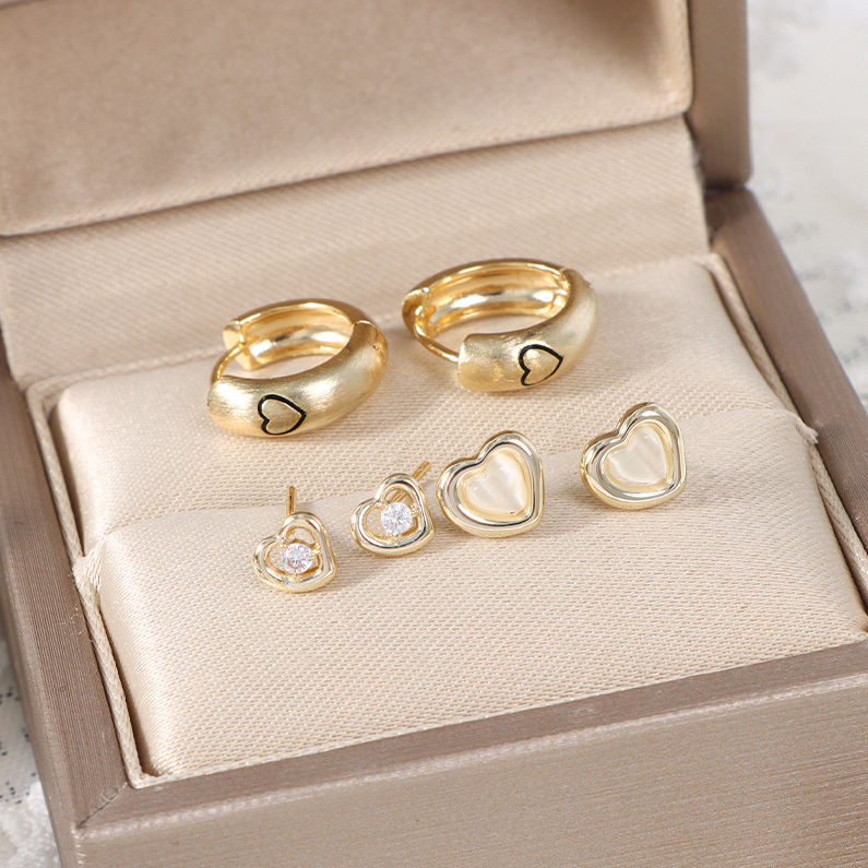Love earrings set