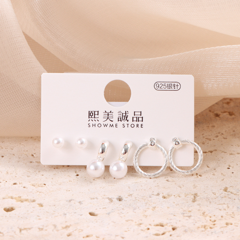 Casual look earrings set