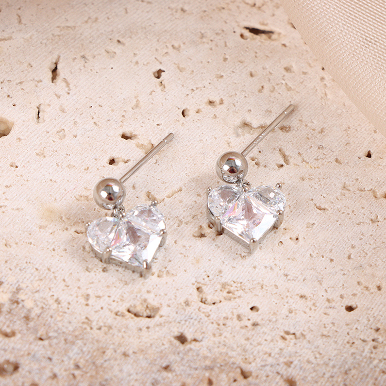 Zircon heart earrings set