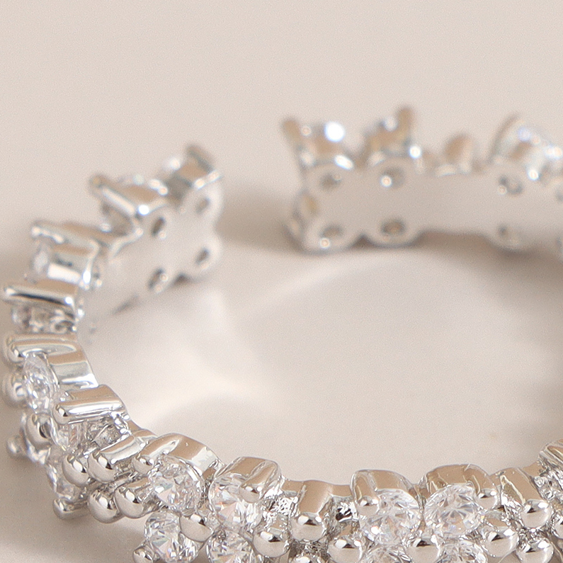 Zircon exquisite ring