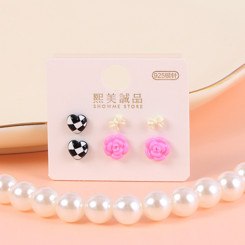 Small fragrance six piece earrings