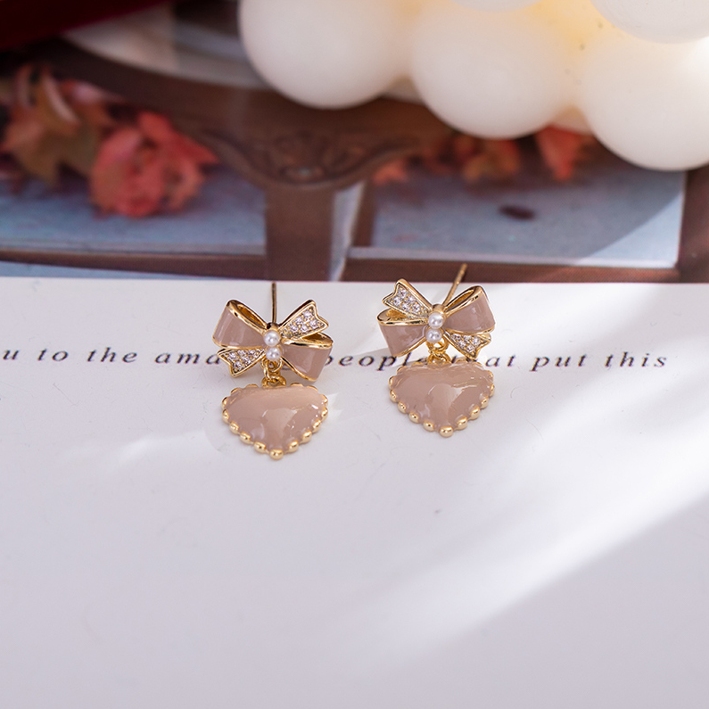 Drop oil heart silver needle earrings