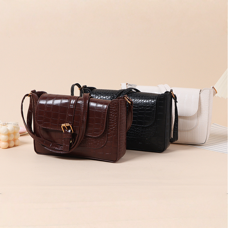 Elegant Crocodile Print Shoulder Bag